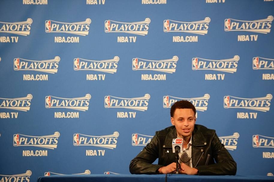 Stephen Curry in conferenza stampa post partita (Getty Images)
